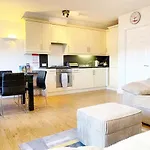 Harbour Penthouse Уитби