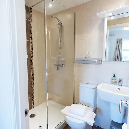 Harbour Penthouse Уитби