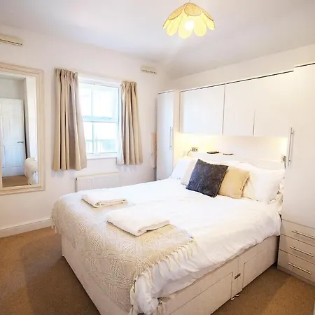 Harbour Penthouse 아파트 휫비